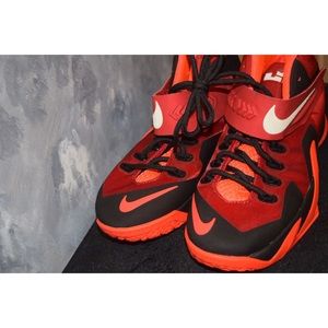 Nike Shoes - Nike Zoom LeBron Soldier 8 GS Nike Shoes - Nike Zoom LeBron Soldier 8 GS